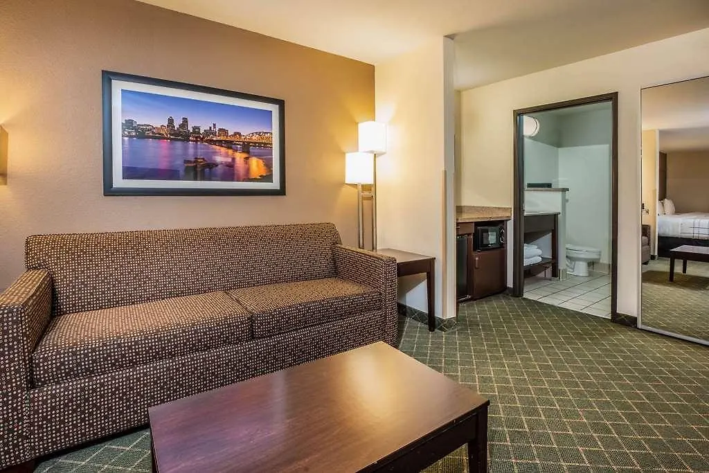 Hotel La Quinta By Wyndham Portland Airport