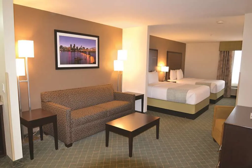 Hotel La Quinta By Wyndham Portland Airport