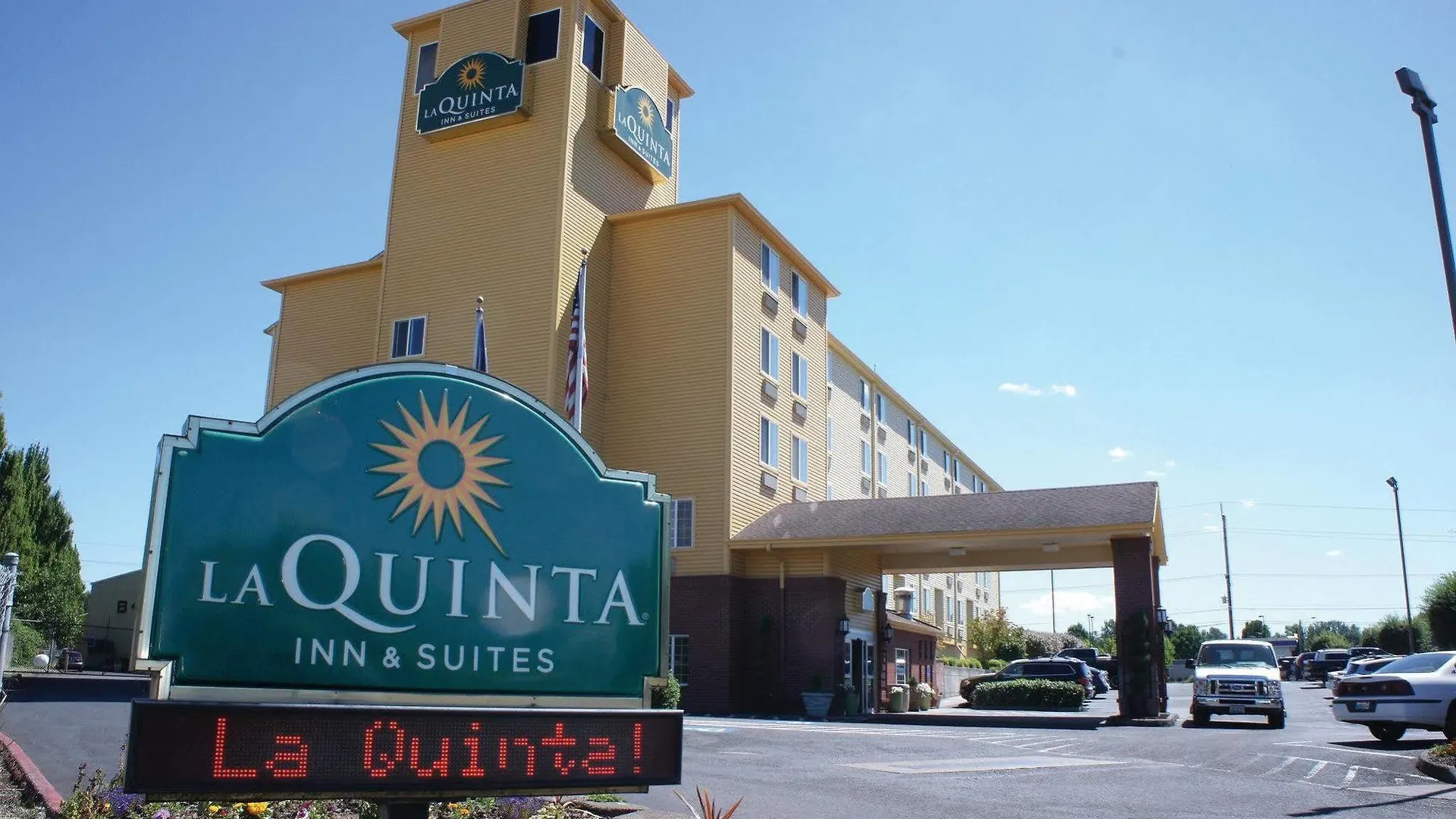 Hotel La Quinta By Wyndham Portland Airport